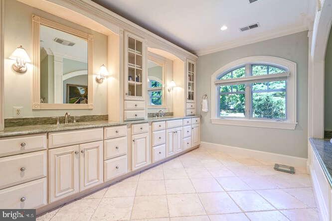 MCAULEY PARK - Residential