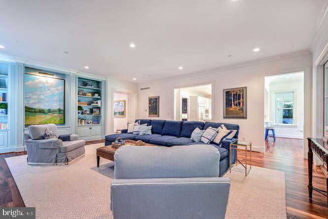 MCAULEY PARK - Residential