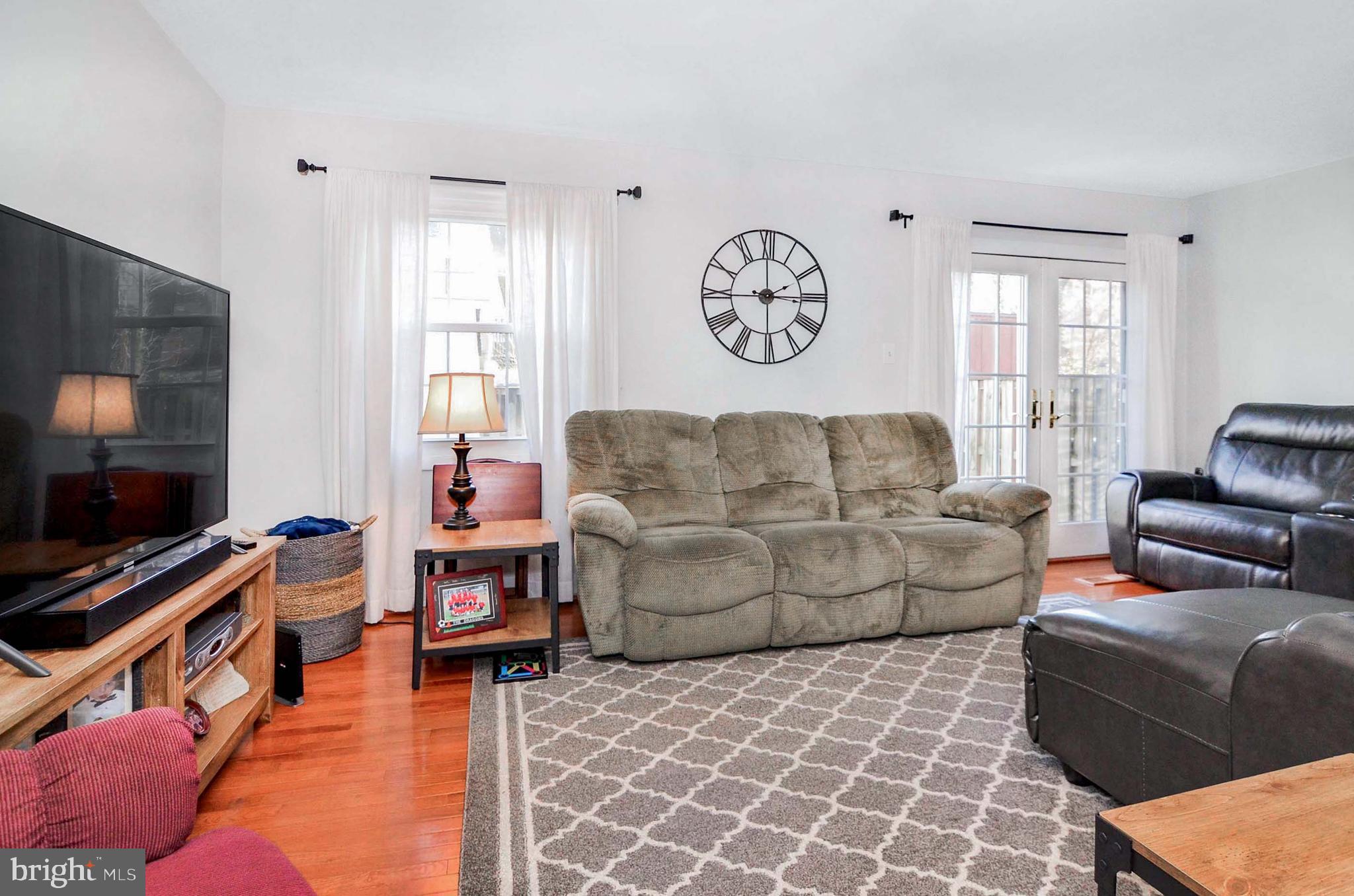 CROFTON MEADOWS - Residential