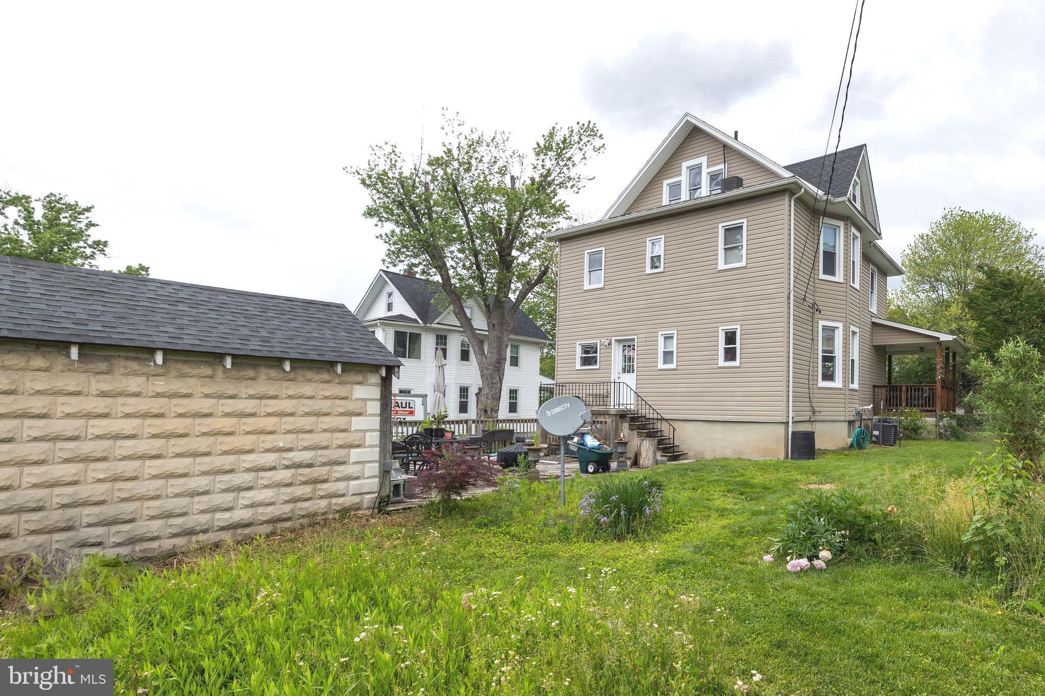 LAURAVILLE HISTORIC DISTRICT - Residential