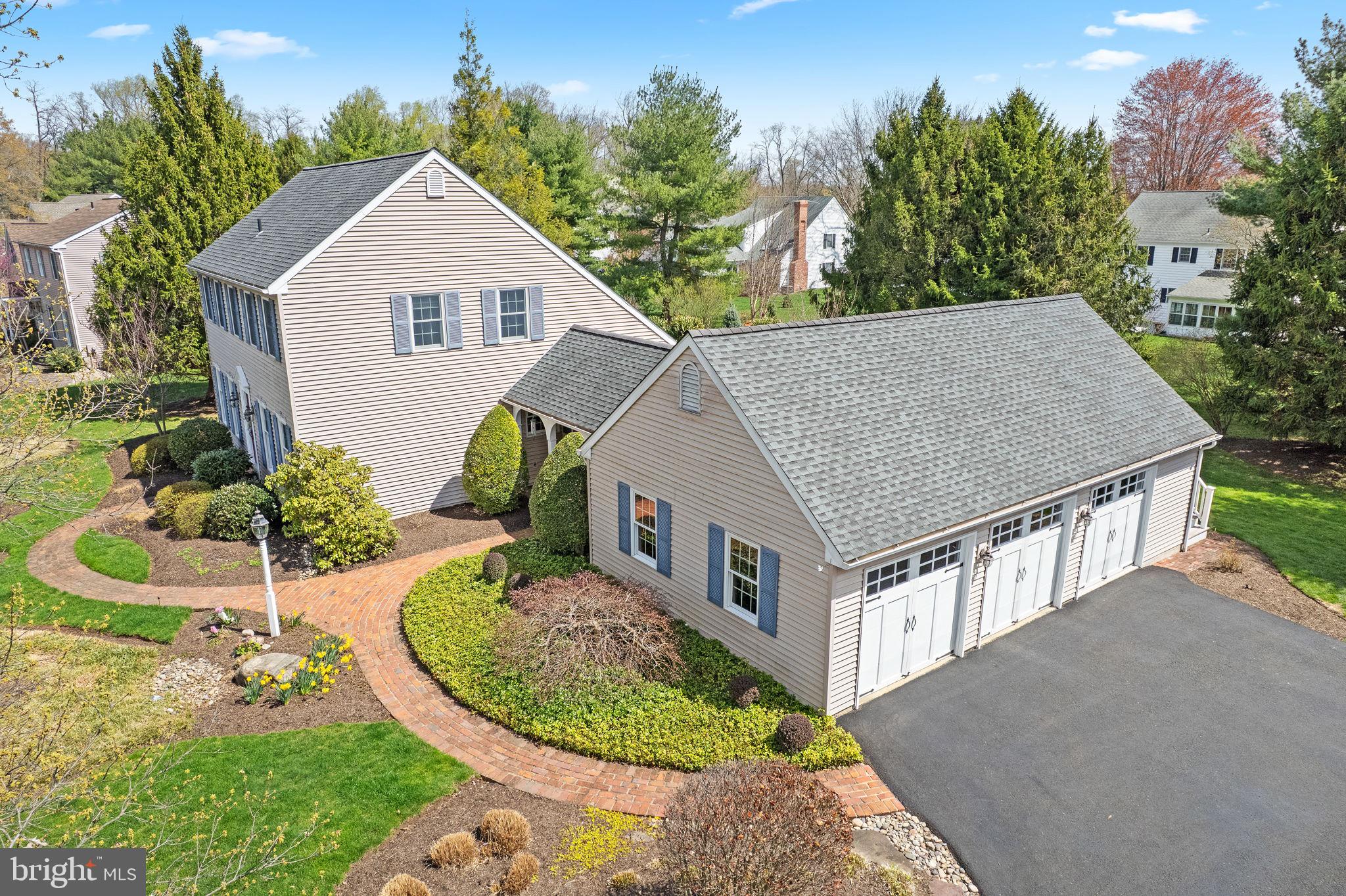 RIVER KNOLL - Residential