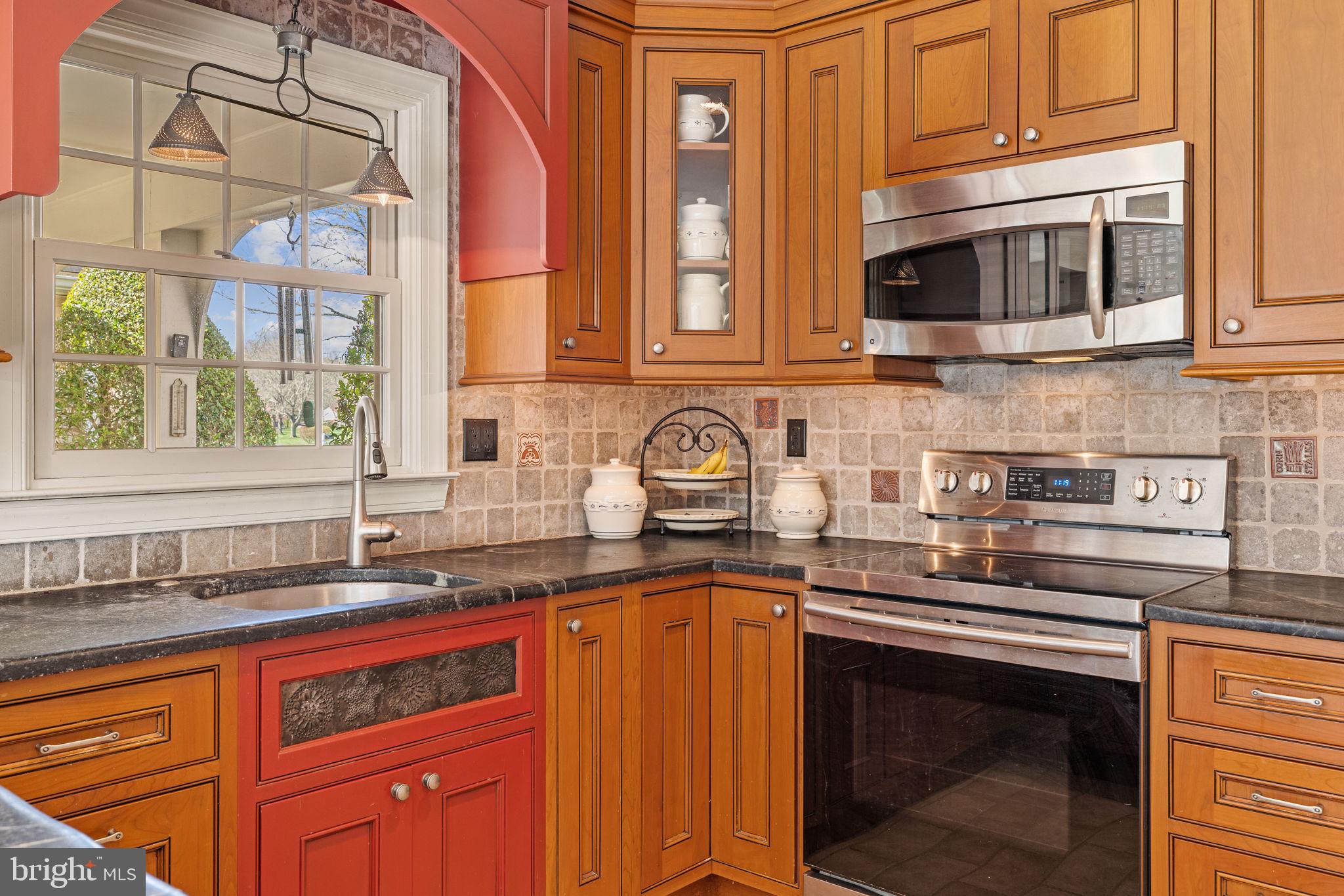 RIVER KNOLL - Residential