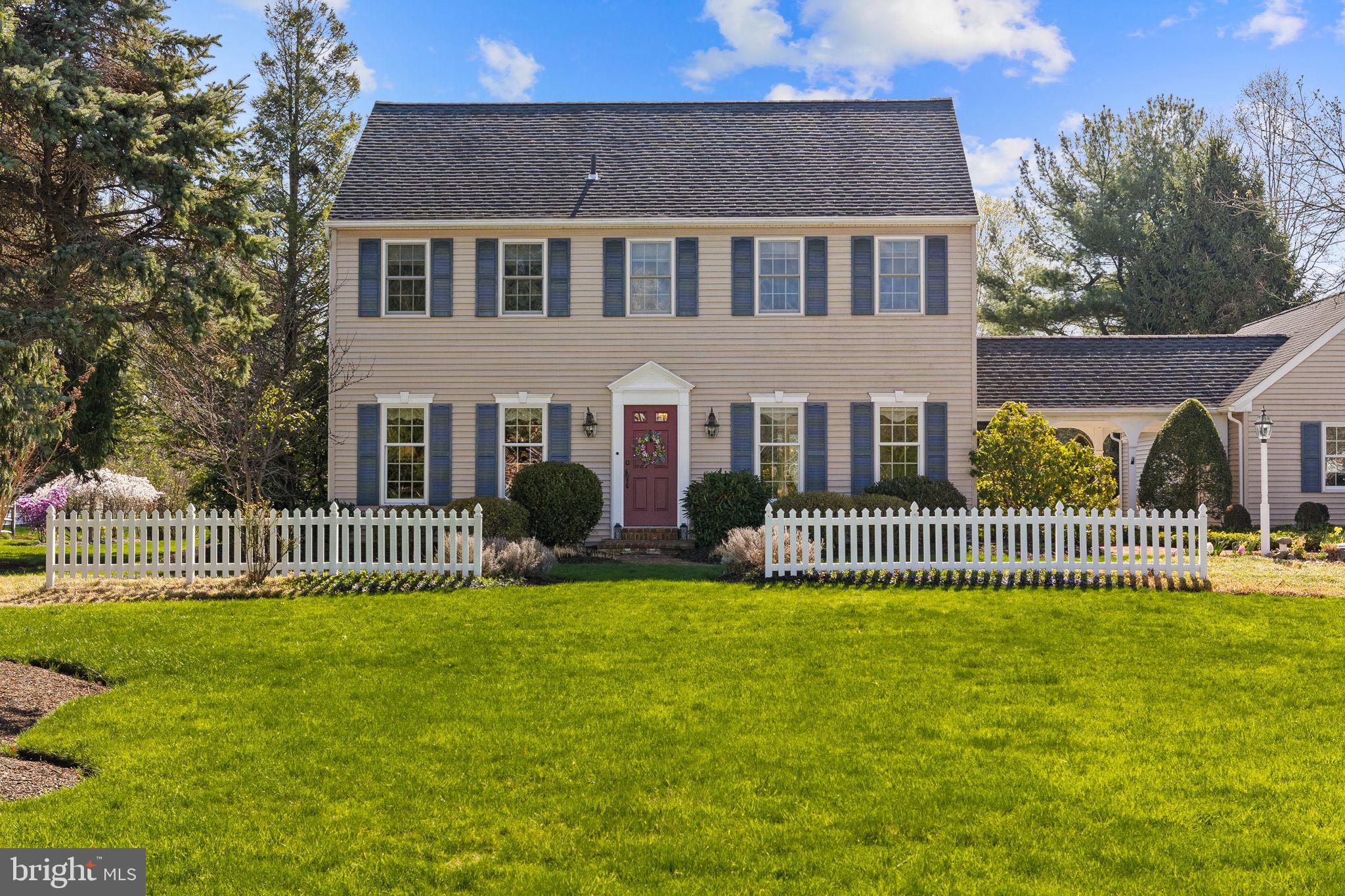 RIVER KNOLL - Residential