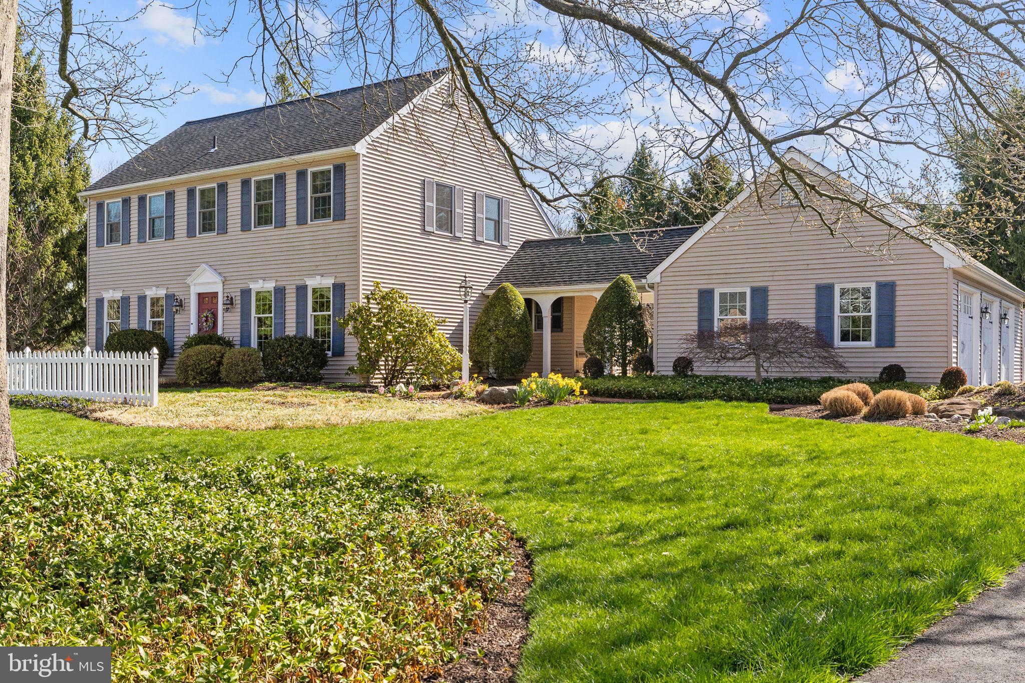 RIVER KNOLL - Residential