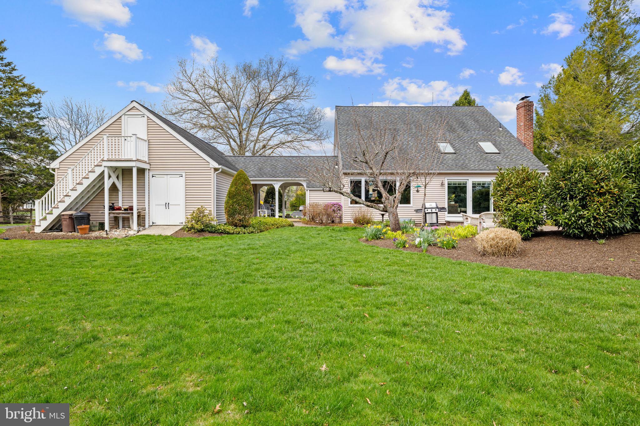 RIVER KNOLL - Residential