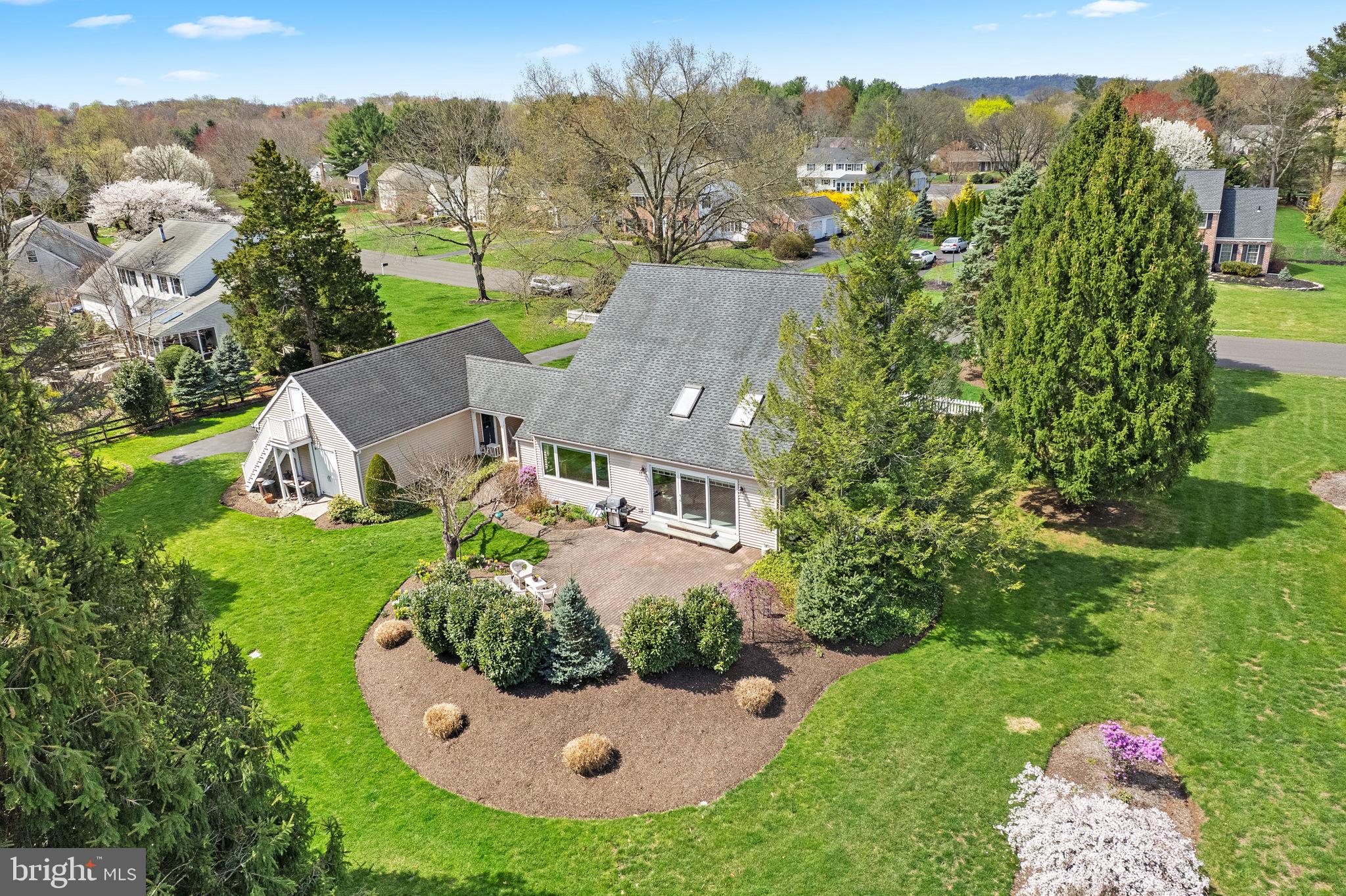 RIVER KNOLL - Residential