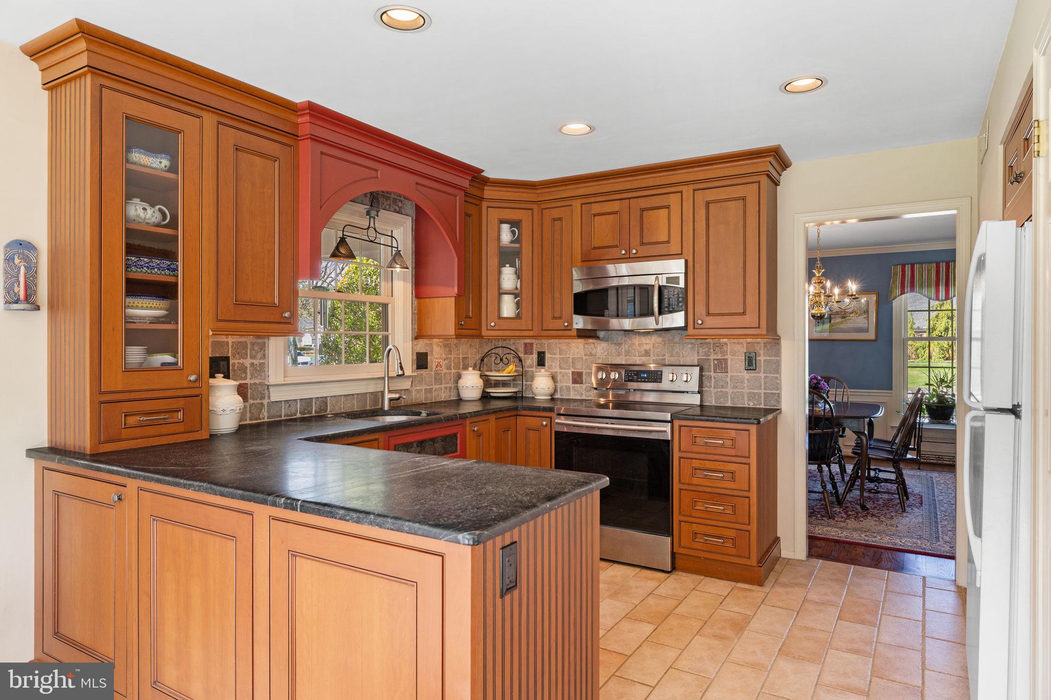 RIVER KNOLL - Residential