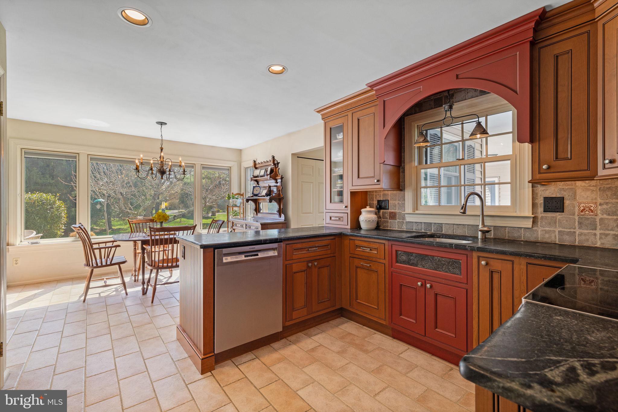 RIVER KNOLL - Residential