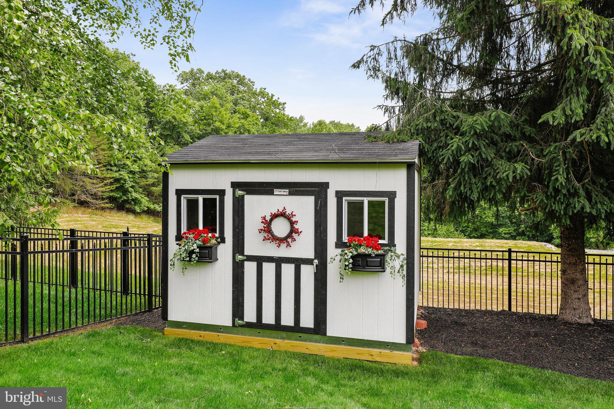 EDGEWOOD - Residential