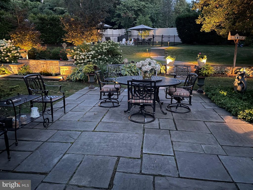 Photo of 1296 Meadowbrook Road, LANCASTER, PA 17603 (MLS # PALA2066994)