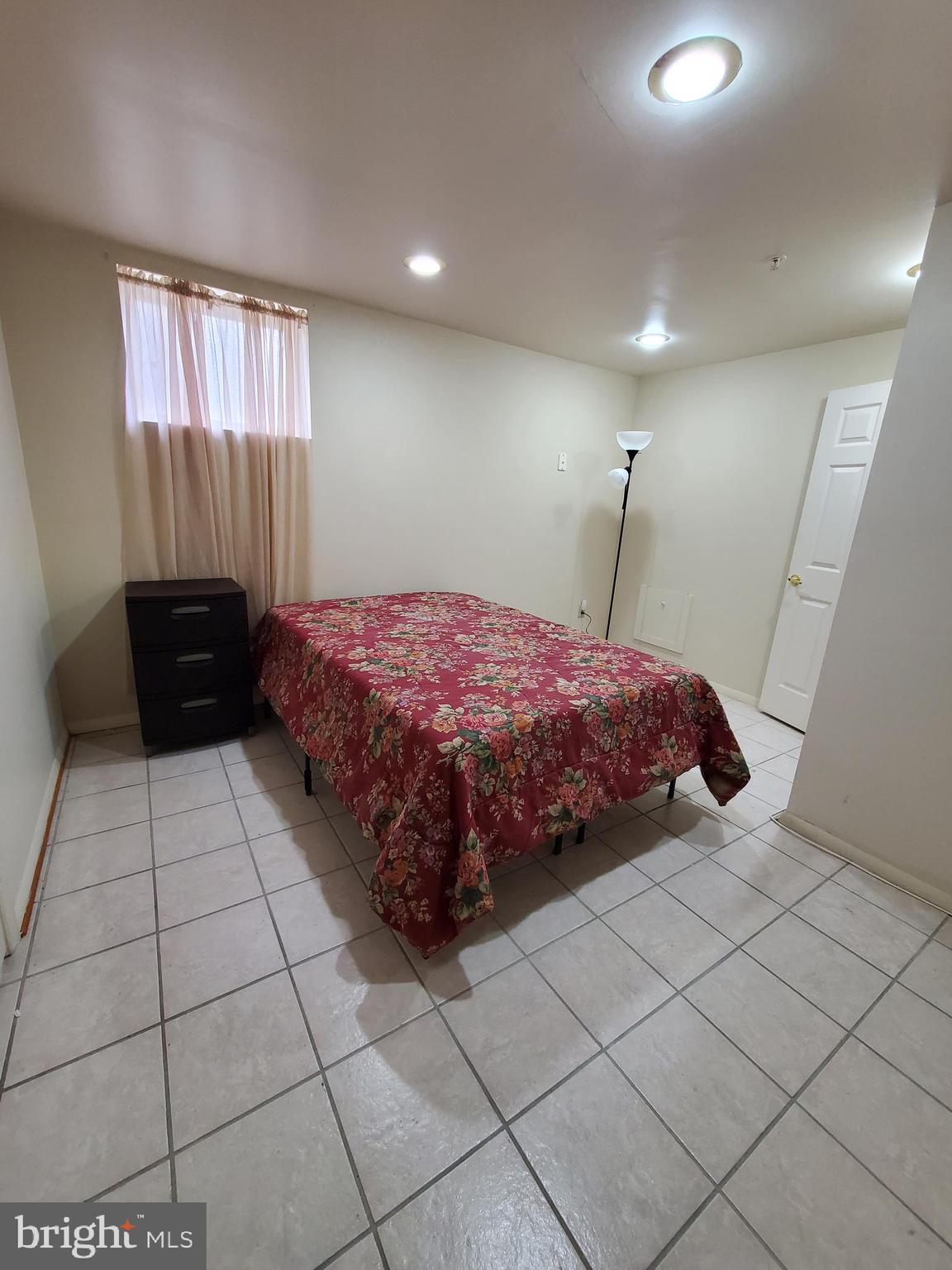 HIGH POINT HEIGHTS - Residential Lease