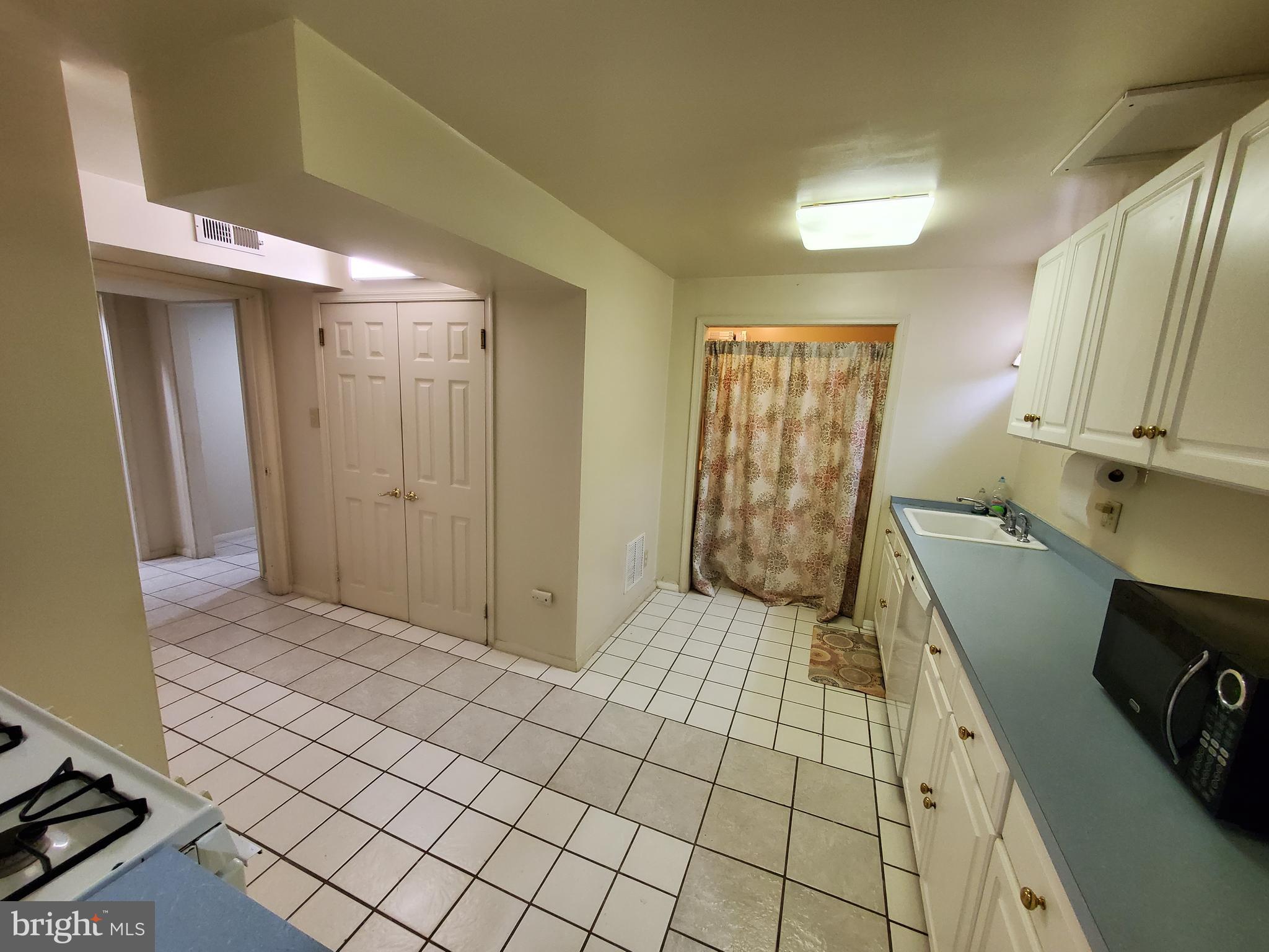 HIGH POINT HEIGHTS - Residential Lease