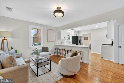 Photo of 10238 Capitol View Avenue, SILVER SPRING, MD 20910 (MLS # MDMC2207782)