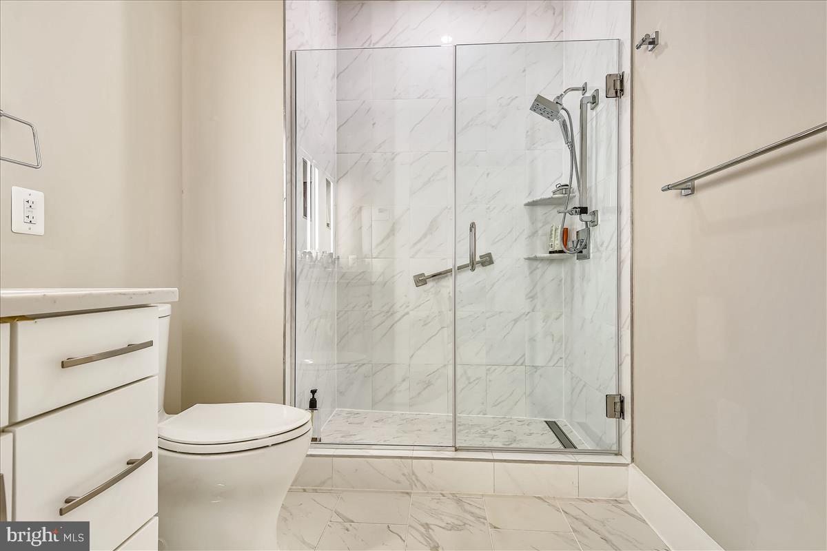 KEY AND NASH - Residential Lease