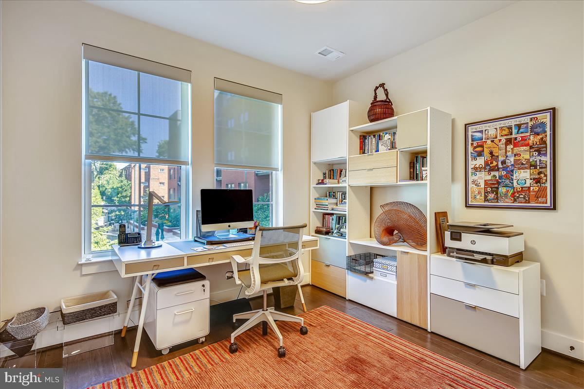 KEY AND NASH - Residential Lease