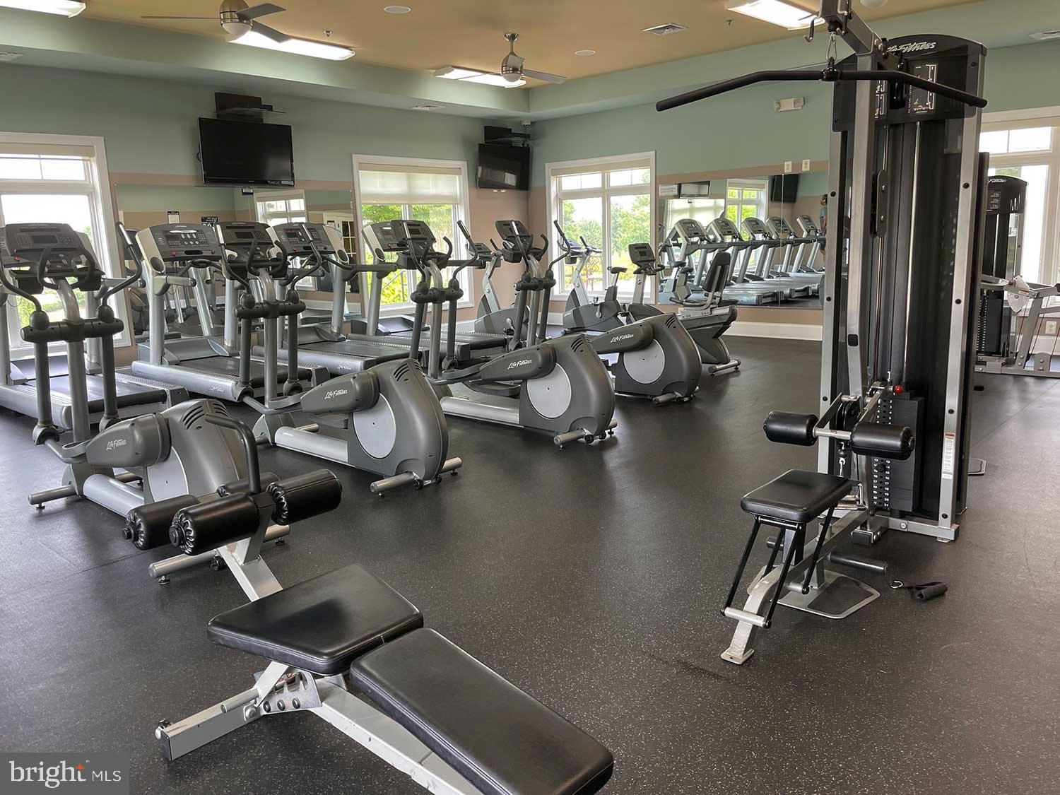 LOUDOUN VALLEY RIDGES - Residential