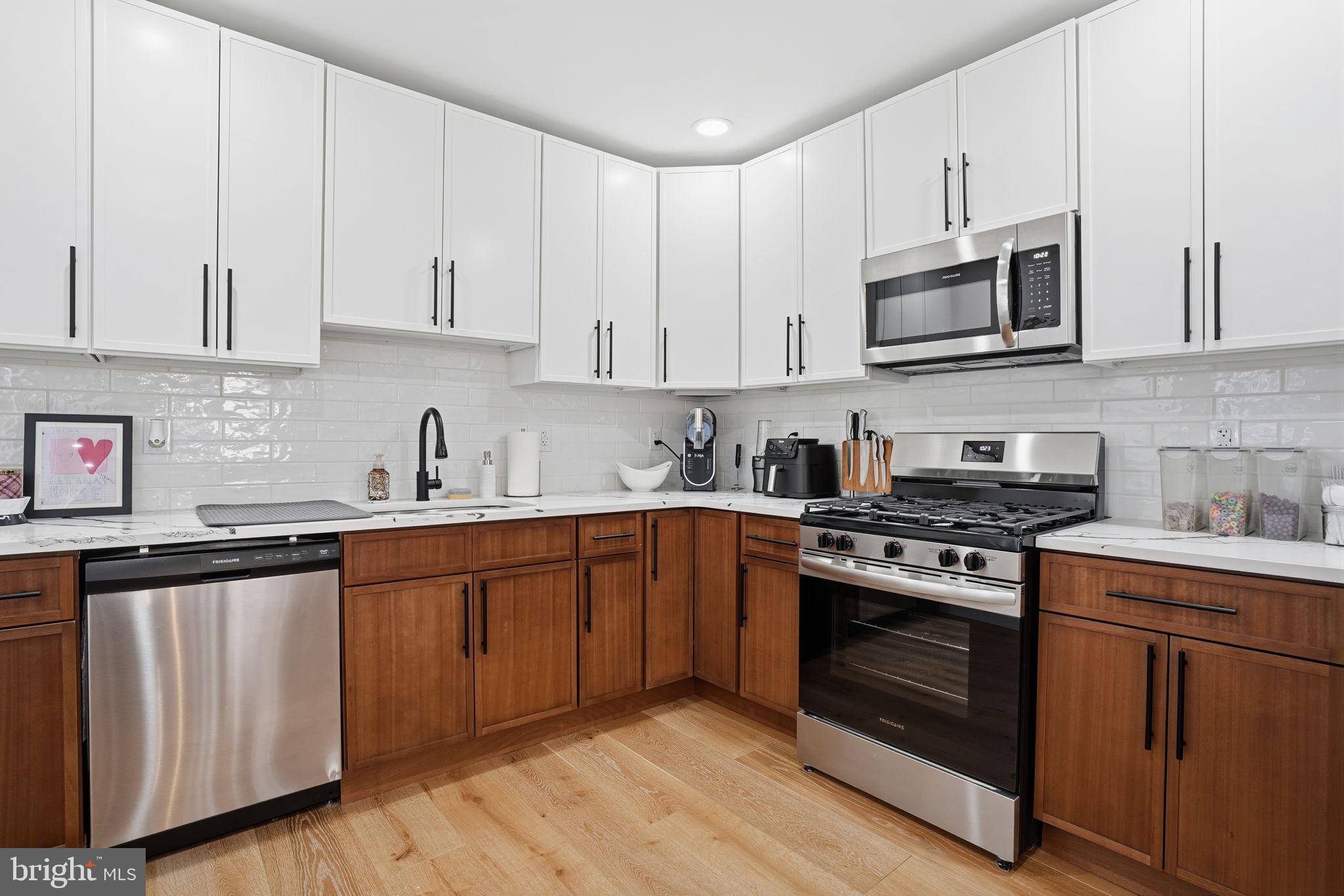 WEST OAK LANE - Residential