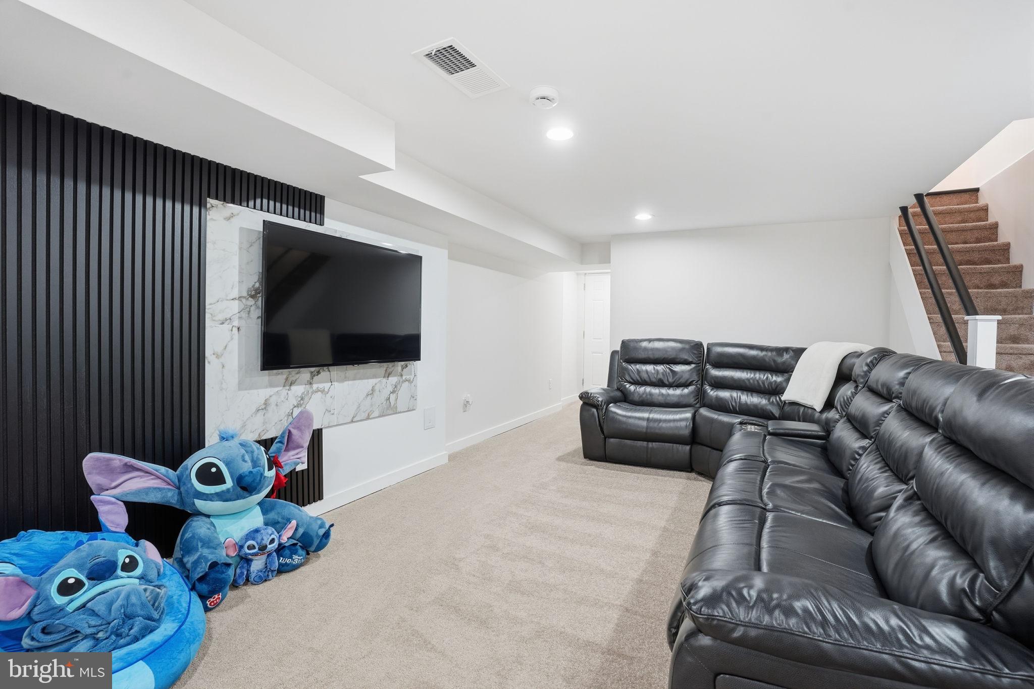 WEST OAK LANE - Residential