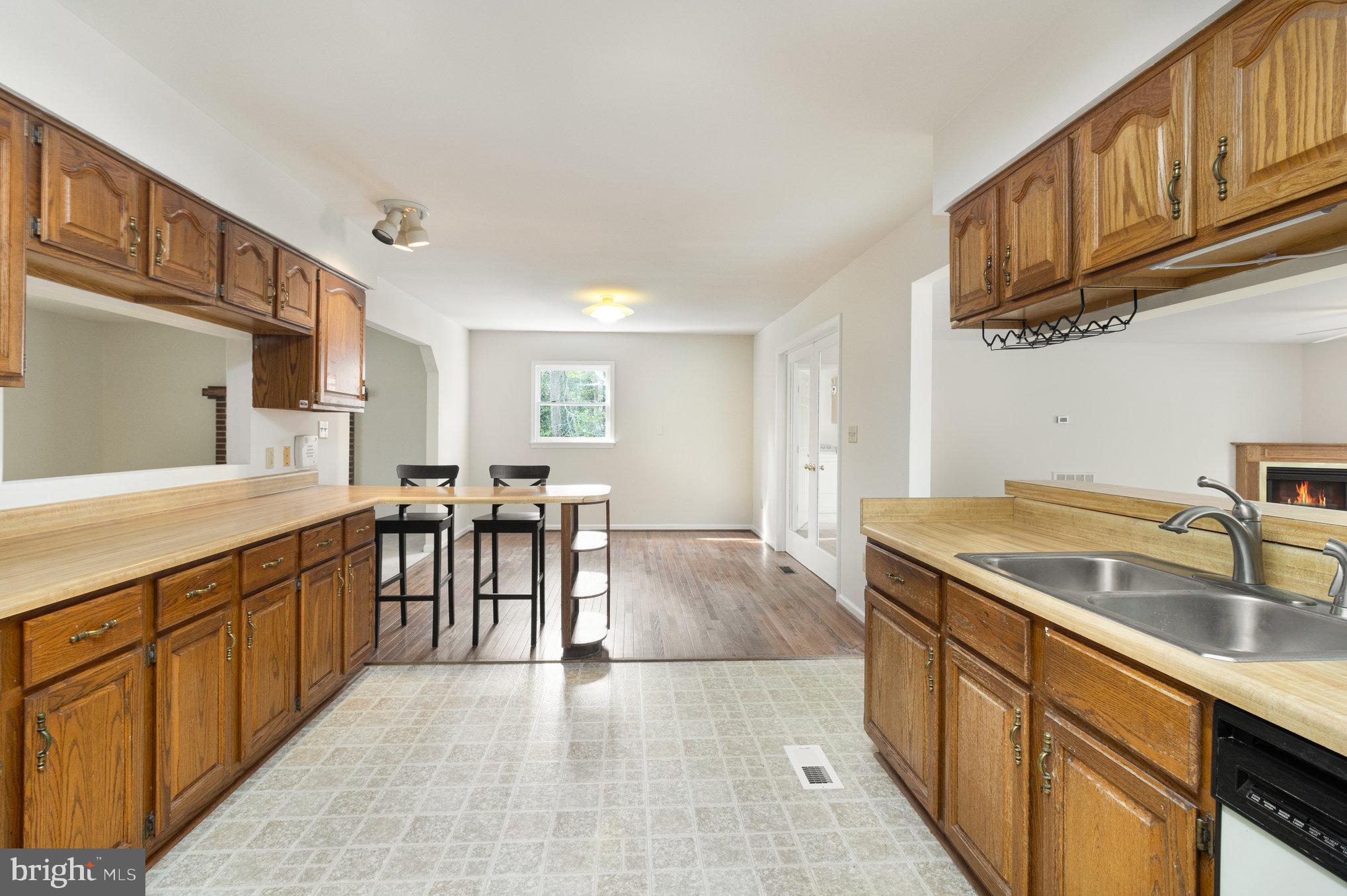 THORNHILL ESTATES - Residential