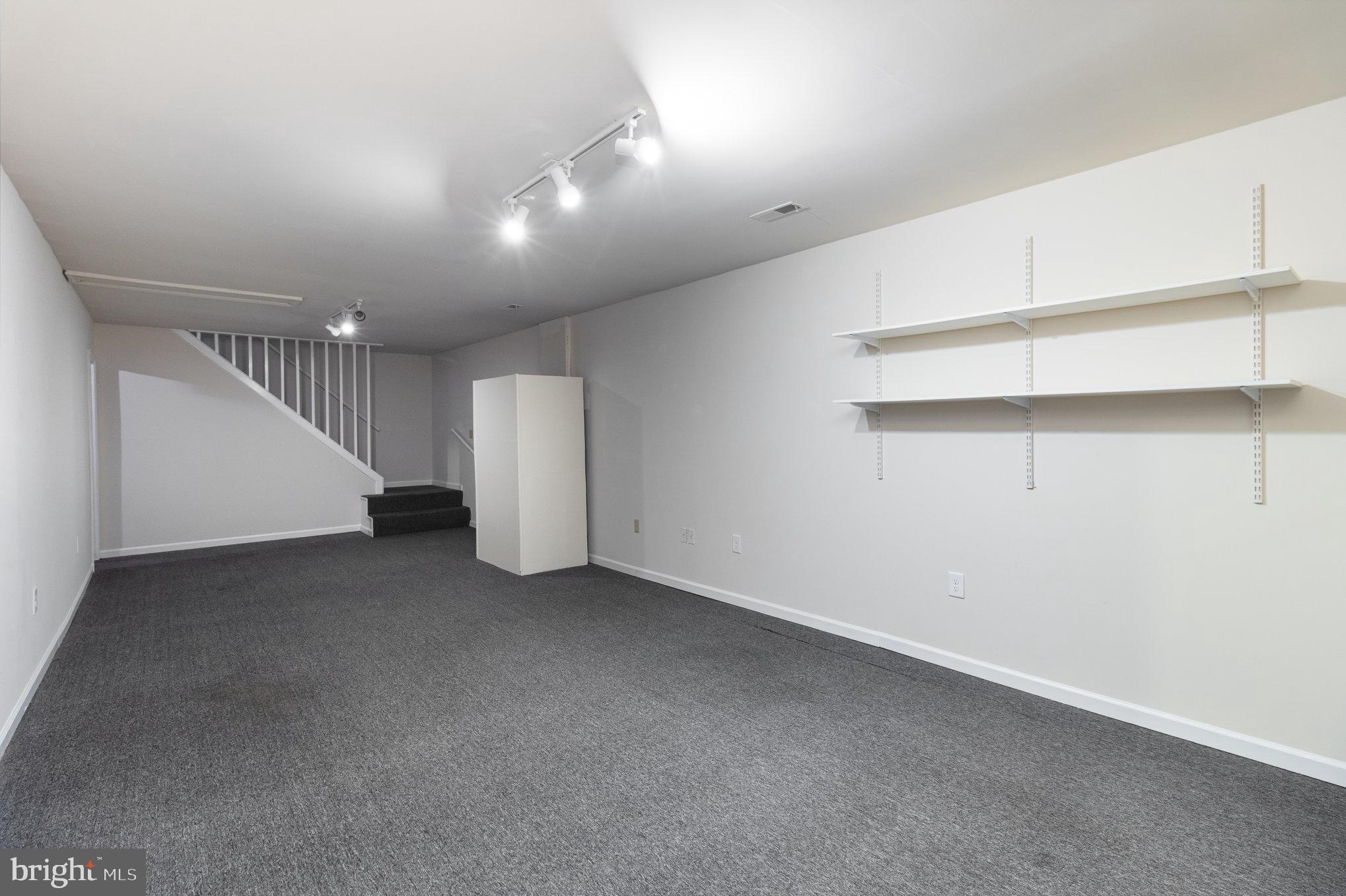 THORNHILL ESTATES - Residential