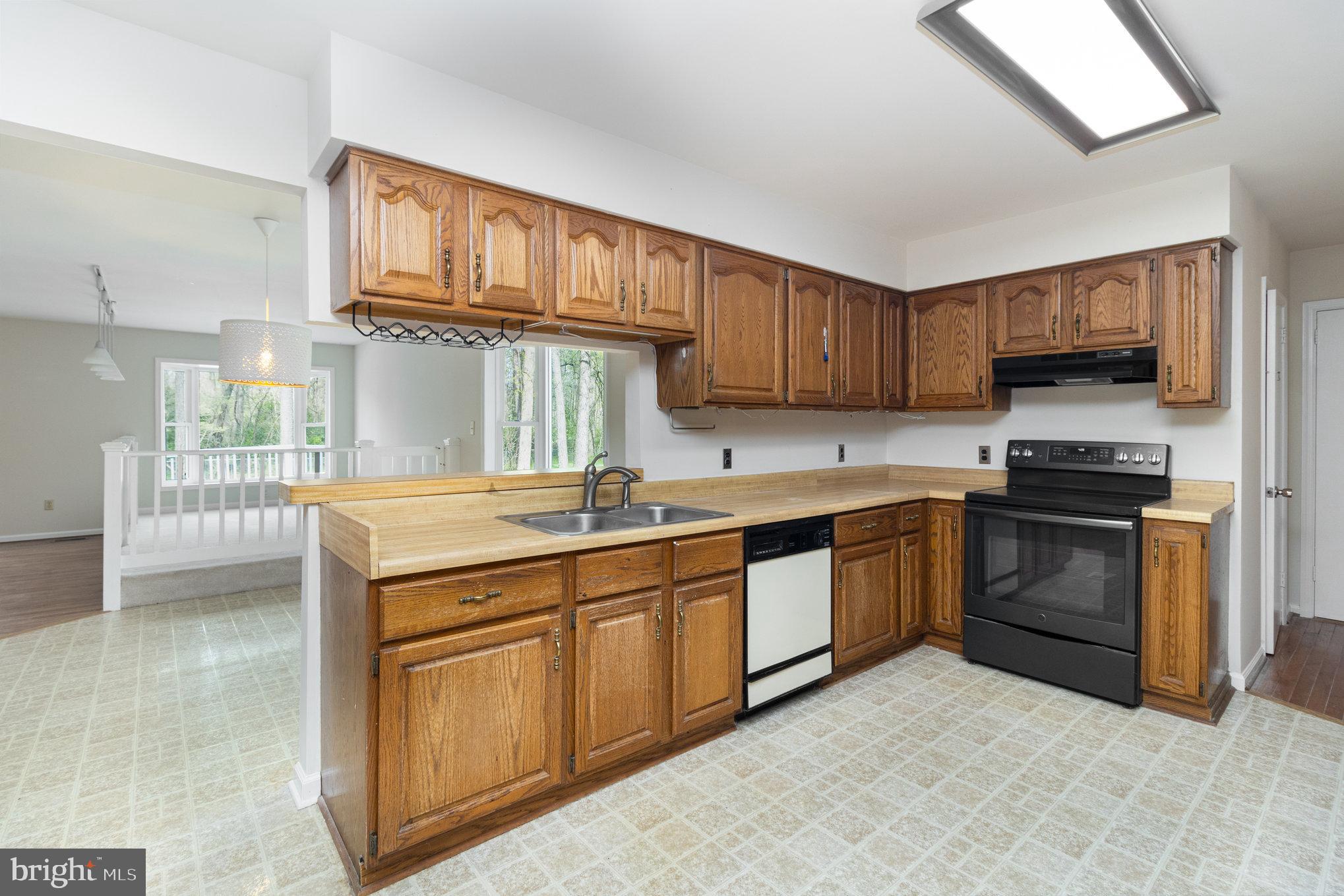 THORNHILL ESTATES - Residential