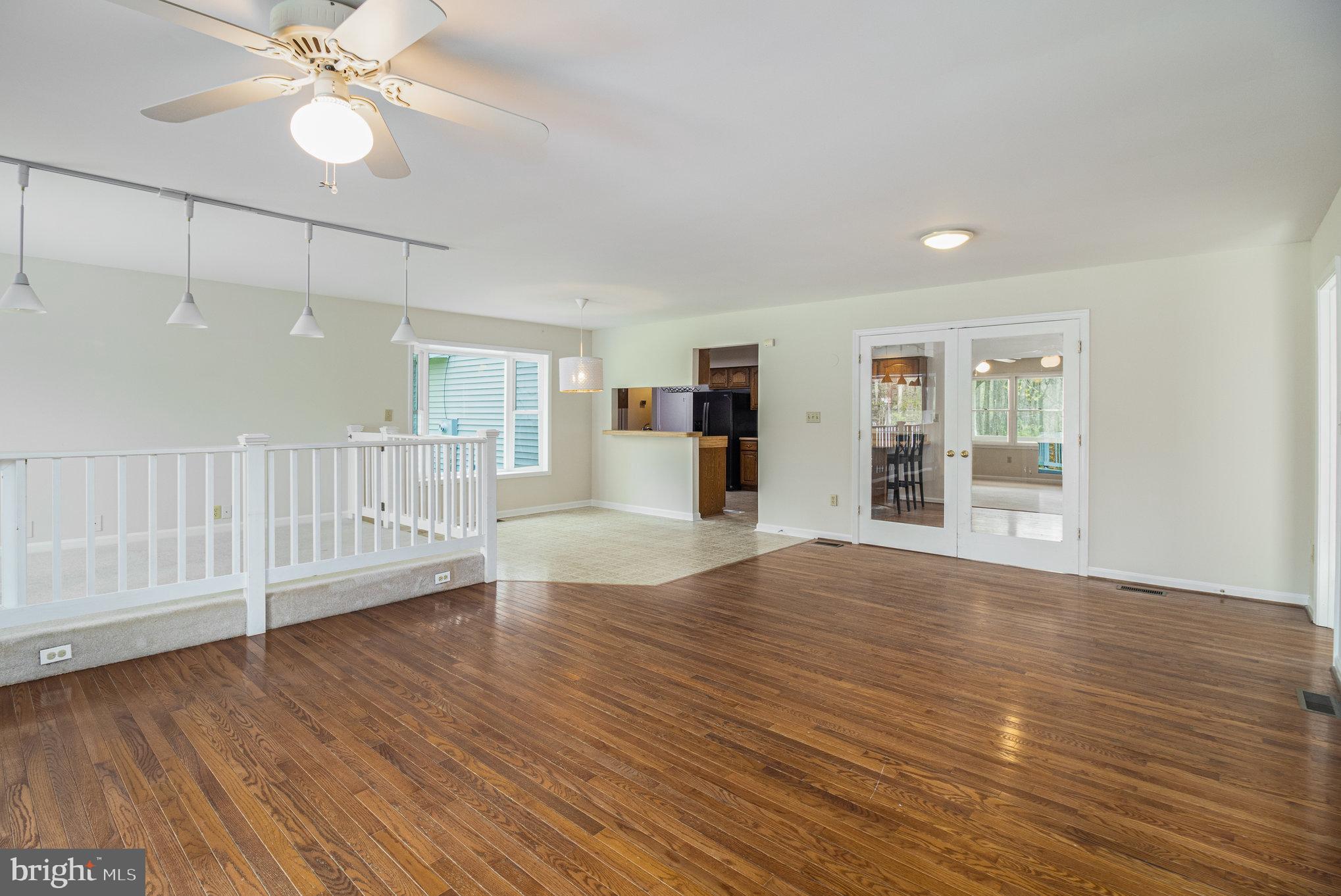 THORNHILL ESTATES - Residential