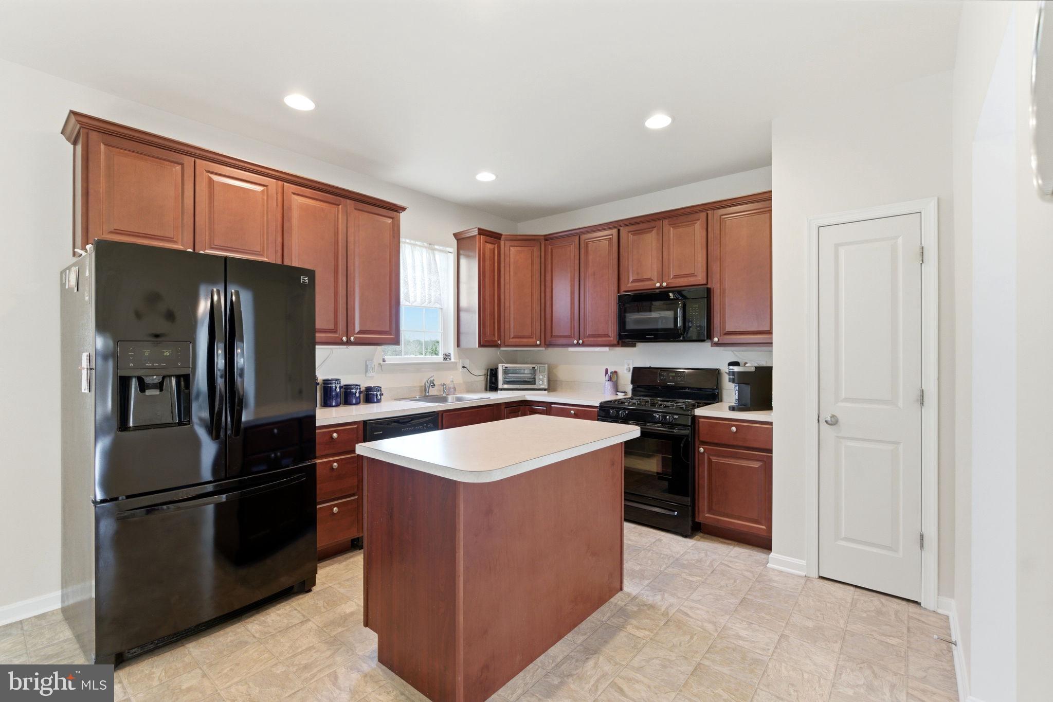 THE LAKES AT MARTINSBURG - Residential