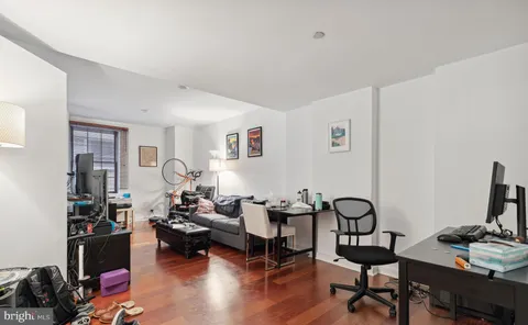 219 S 18th Street Unit 806, Philadelphia, PA MLS: PAPH2292150