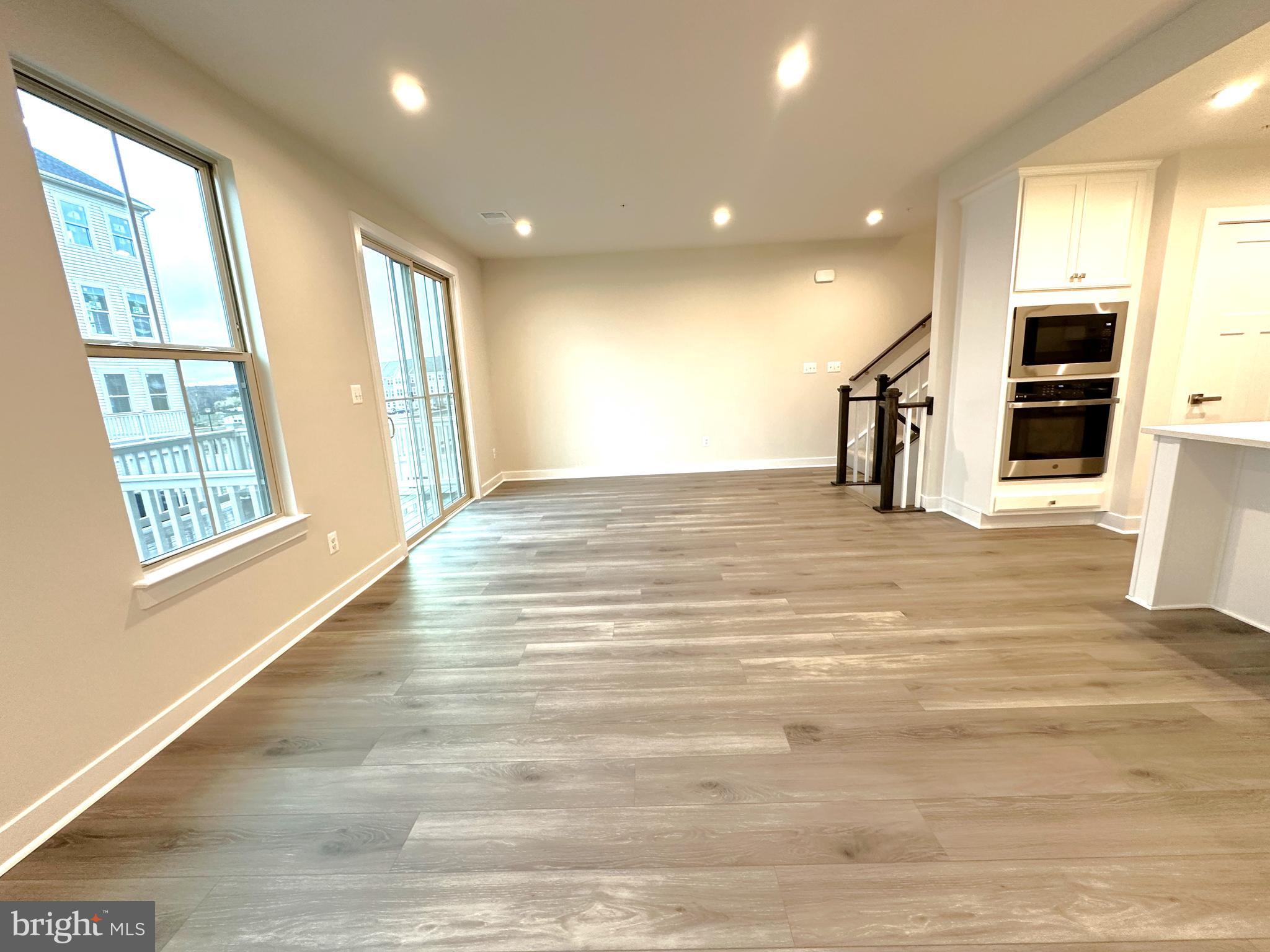 ARCOLA TOWN CENTER - Residential Lease