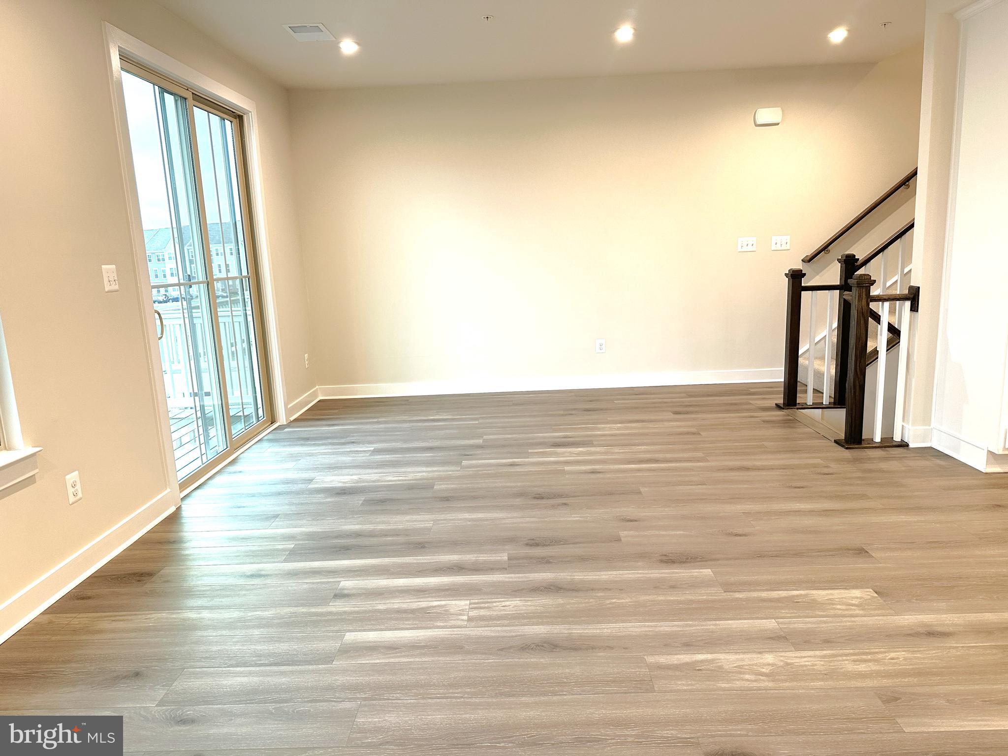 ARCOLA TOWN CENTER - Residential Lease