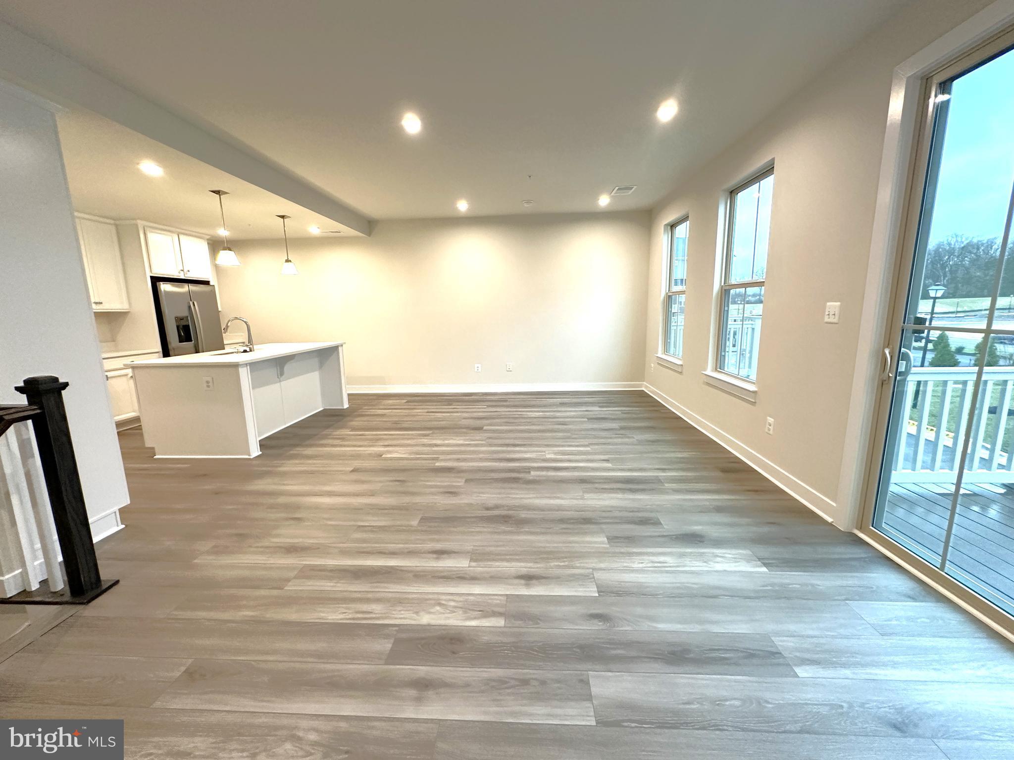 ARCOLA TOWN CENTER - Residential Lease