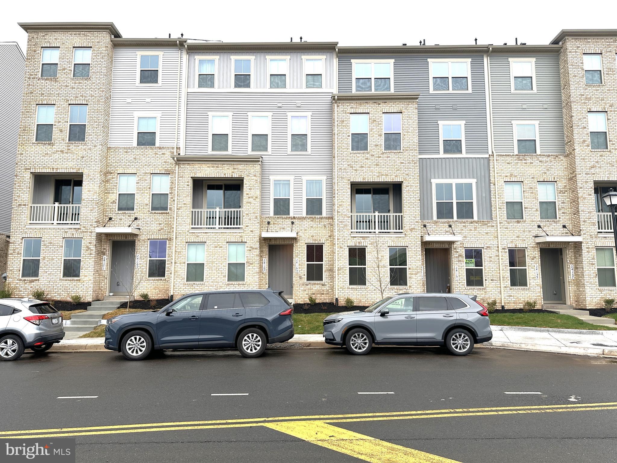 ARCOLA TOWN CENTER - Residential Lease