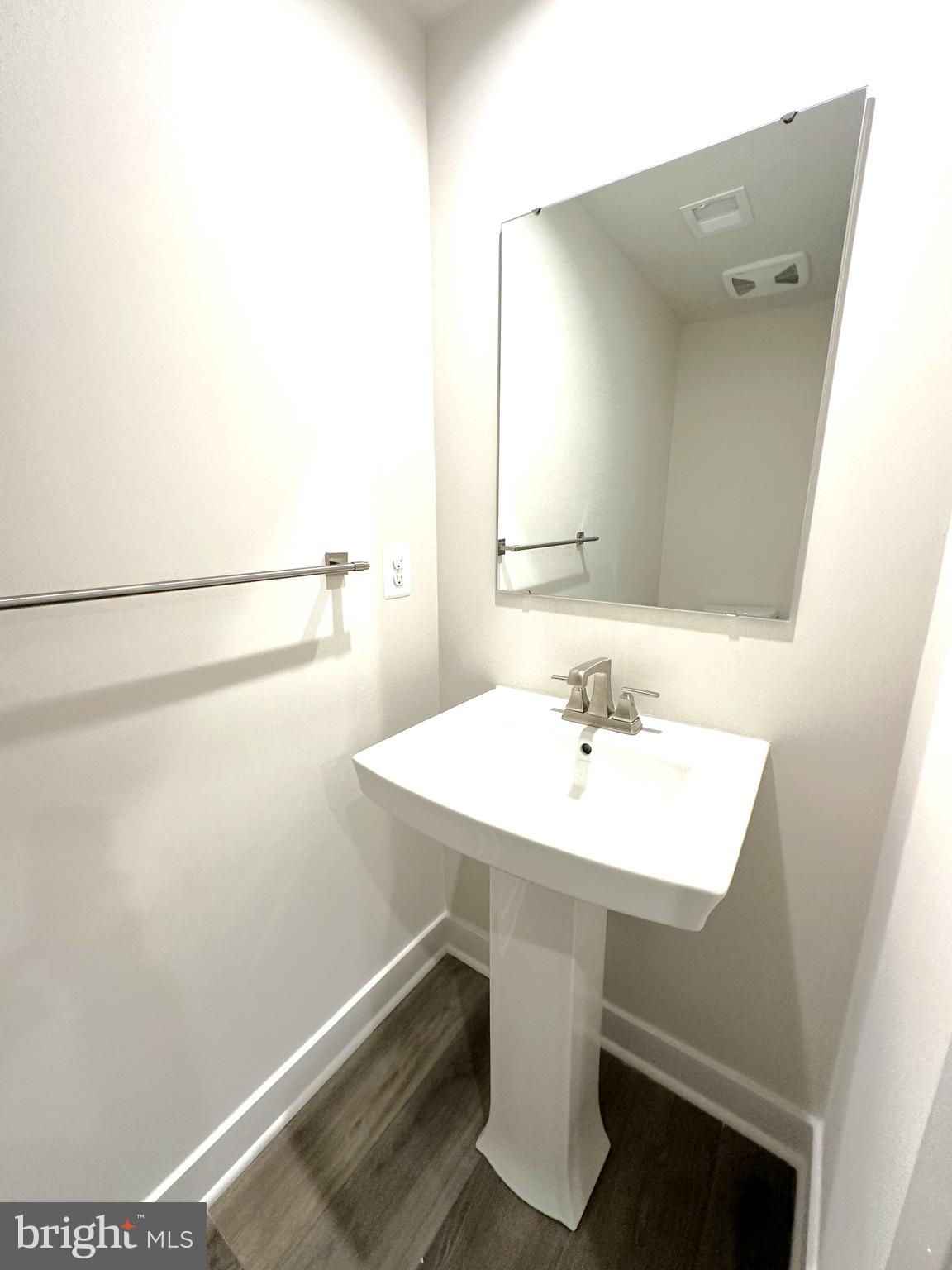 ARCOLA TOWN CENTER - Residential Lease