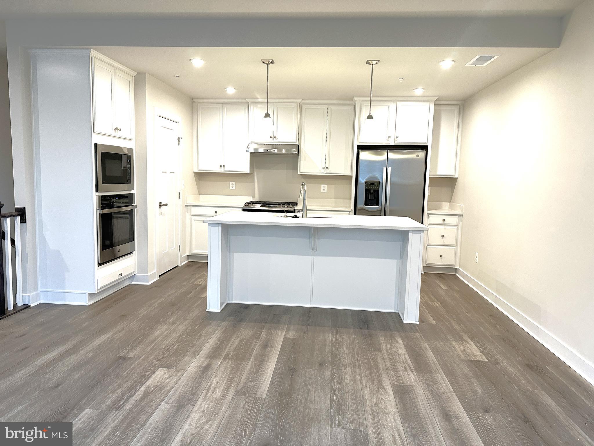 ARCOLA TOWN CENTER - Residential Lease