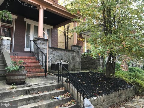 Townhouse For Sale - 313 E 33rd Street<br/> BALTIMORE, MD 21218