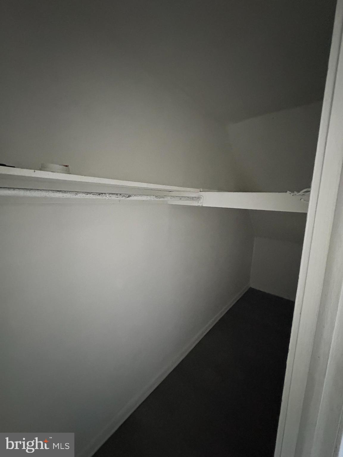 HOLMESBURG - Residential Lease