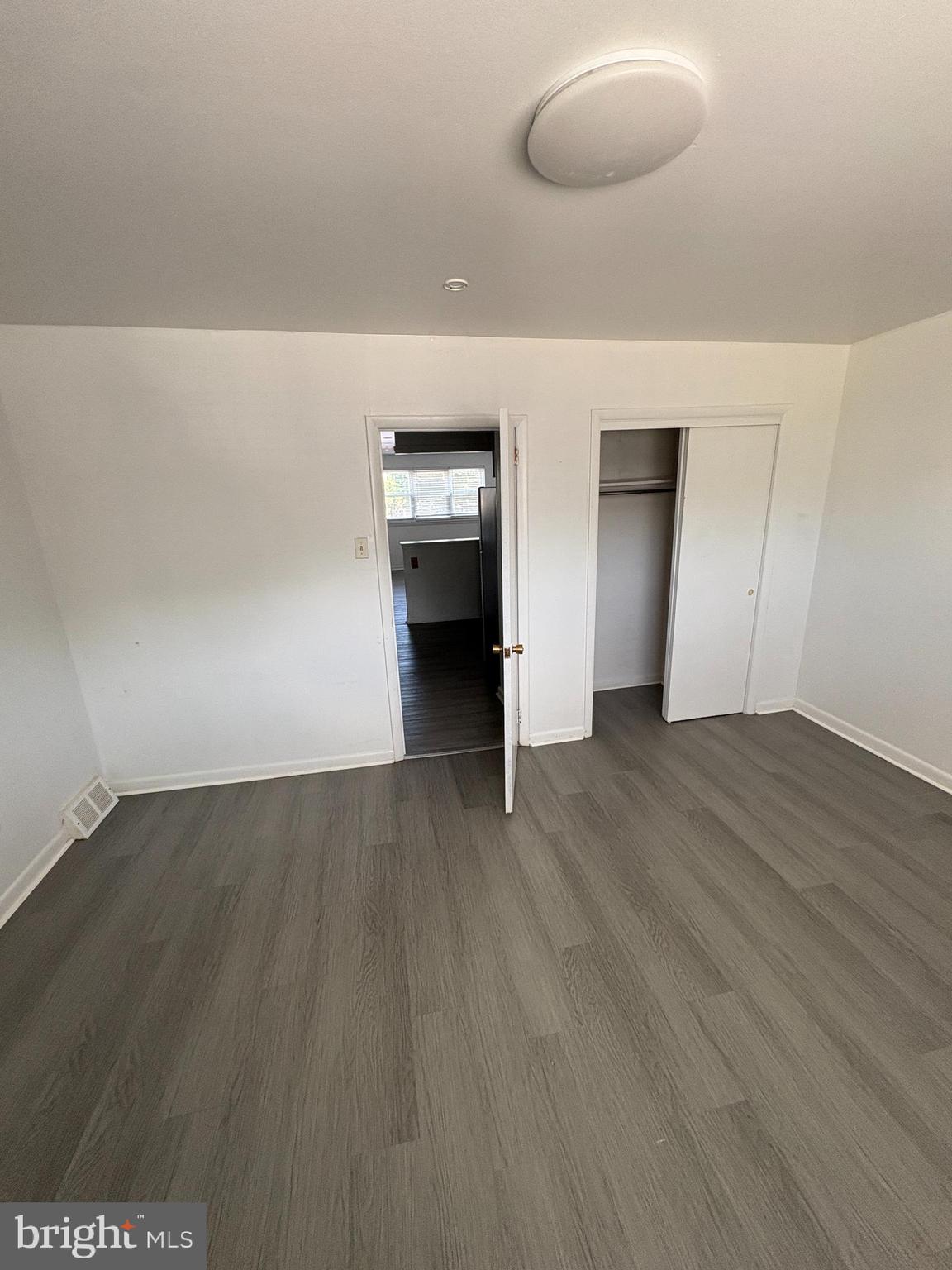 HOLMESBURG - Residential Lease