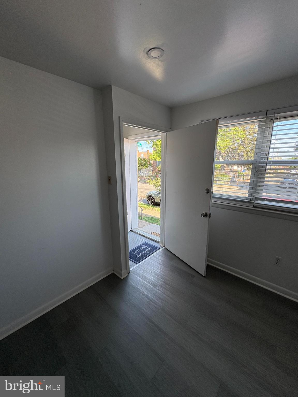 HOLMESBURG - Residential Lease