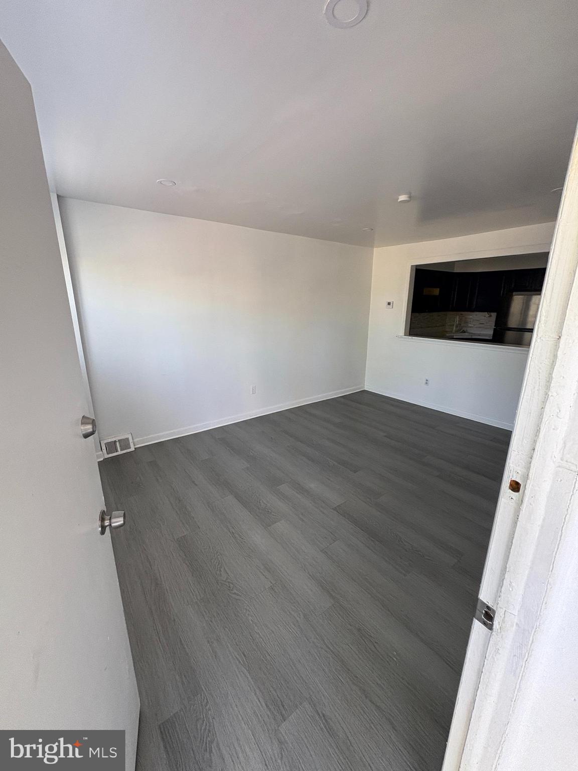 HOLMESBURG - Residential Lease