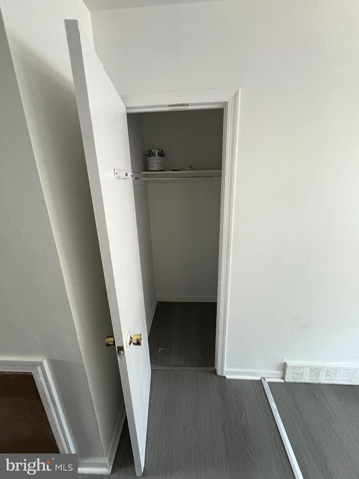 HOLMESBURG - Residential Lease