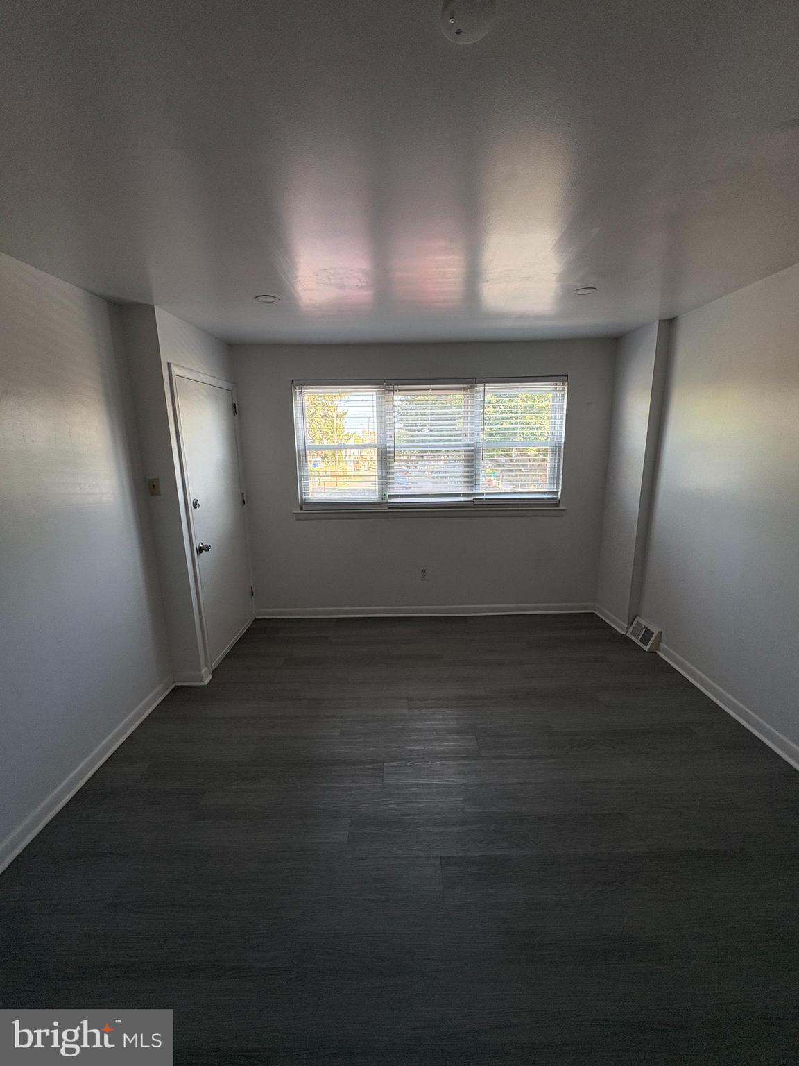 HOLMESBURG - Residential Lease