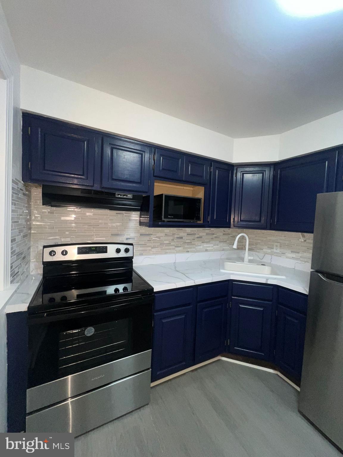 HOLMESBURG - Residential Lease