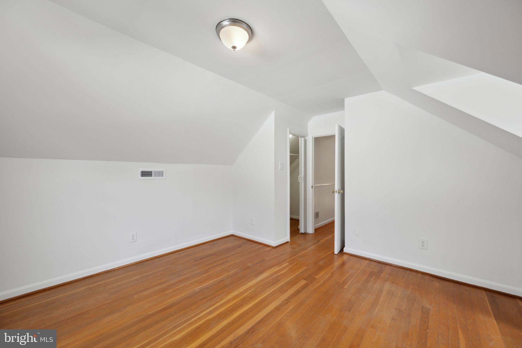 ROCK CREEK PALISADES - Residential