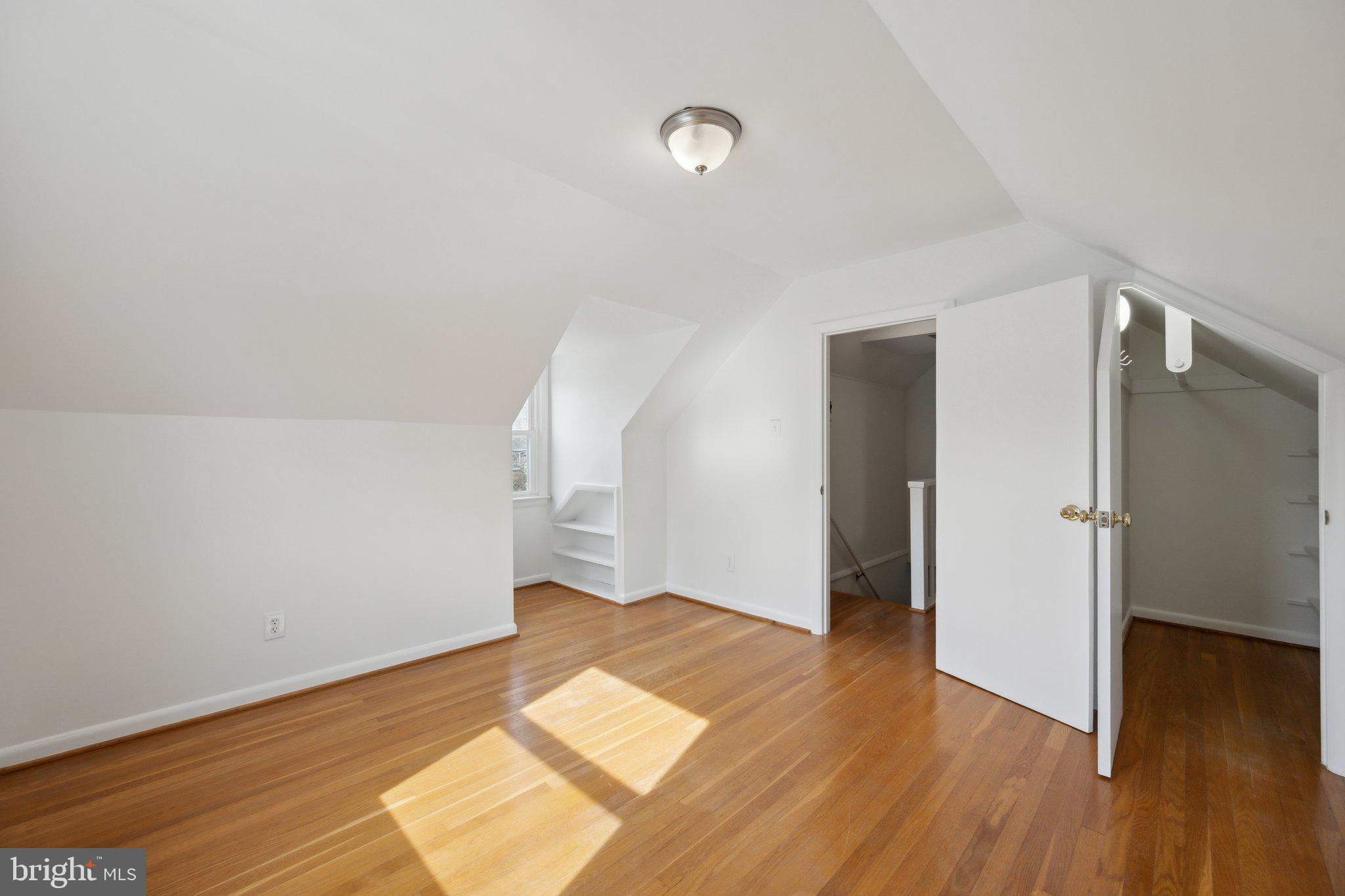 ROCK CREEK PALISADES - Residential