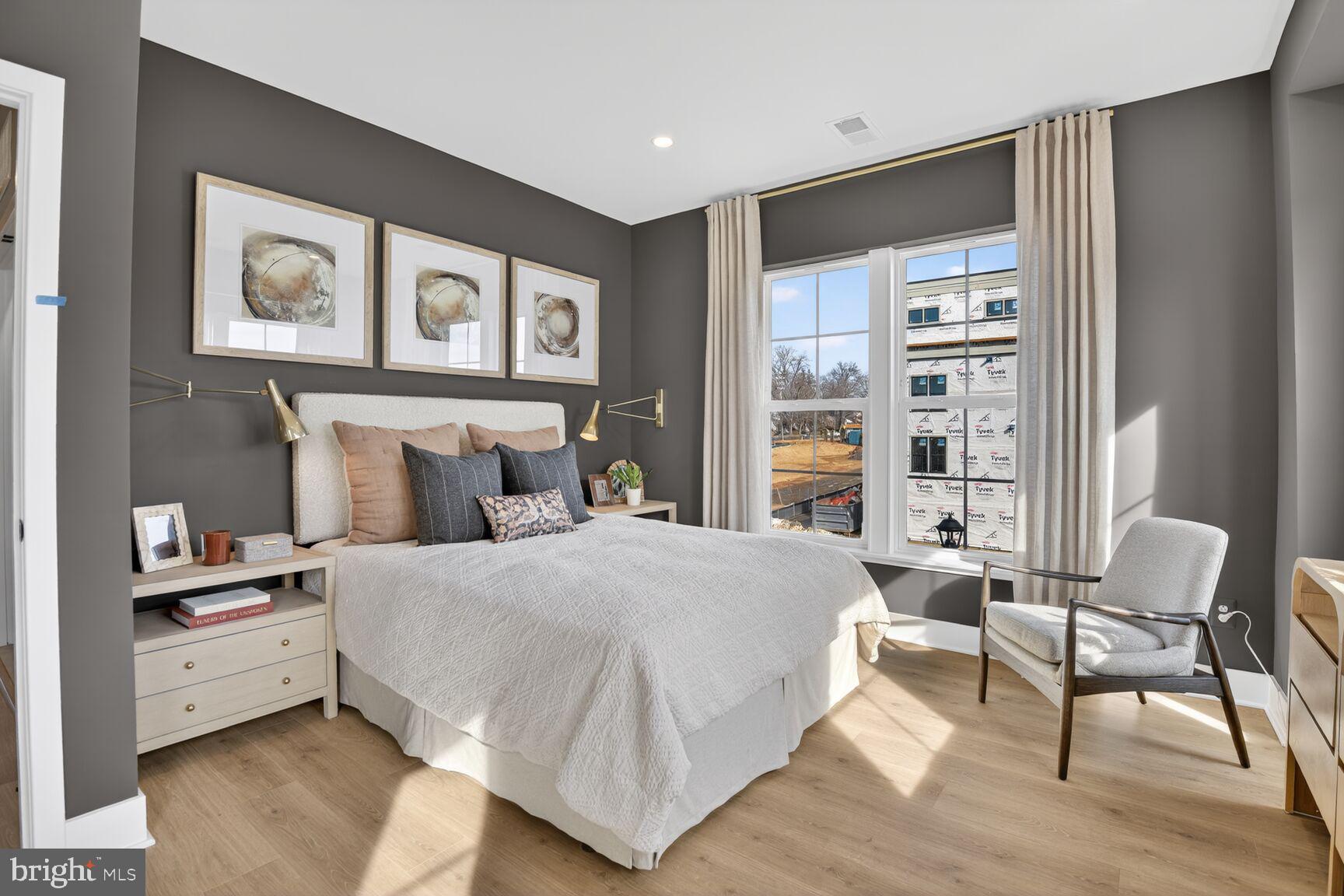 STRATHMORE VIEW - Residential