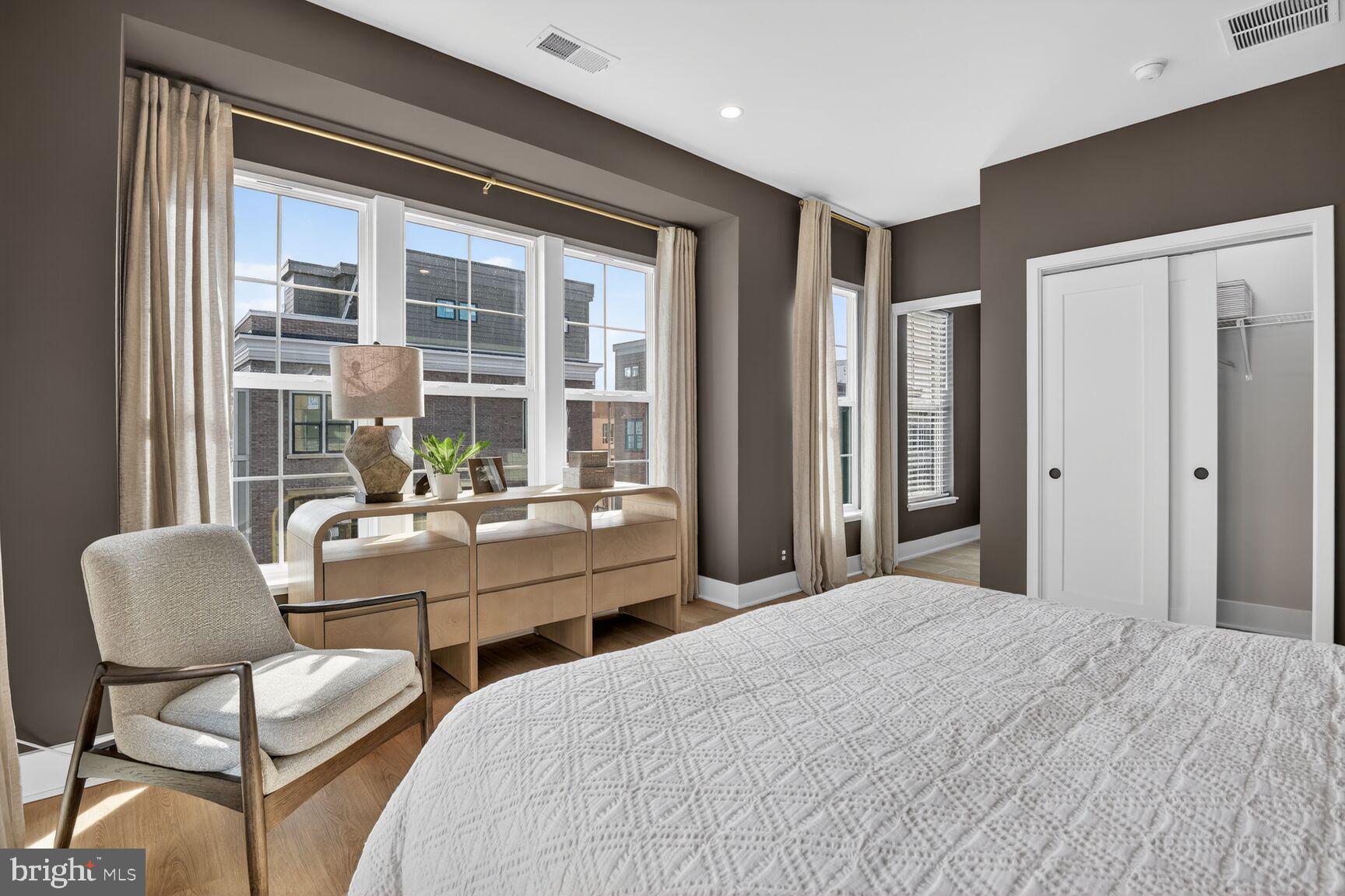 STRATHMORE VIEW - Residential