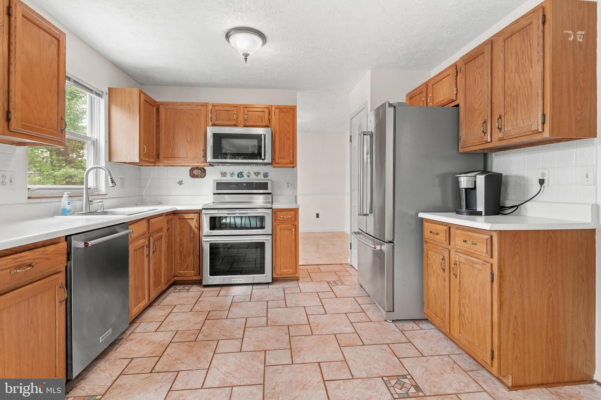 8005 HILLRISE COURT