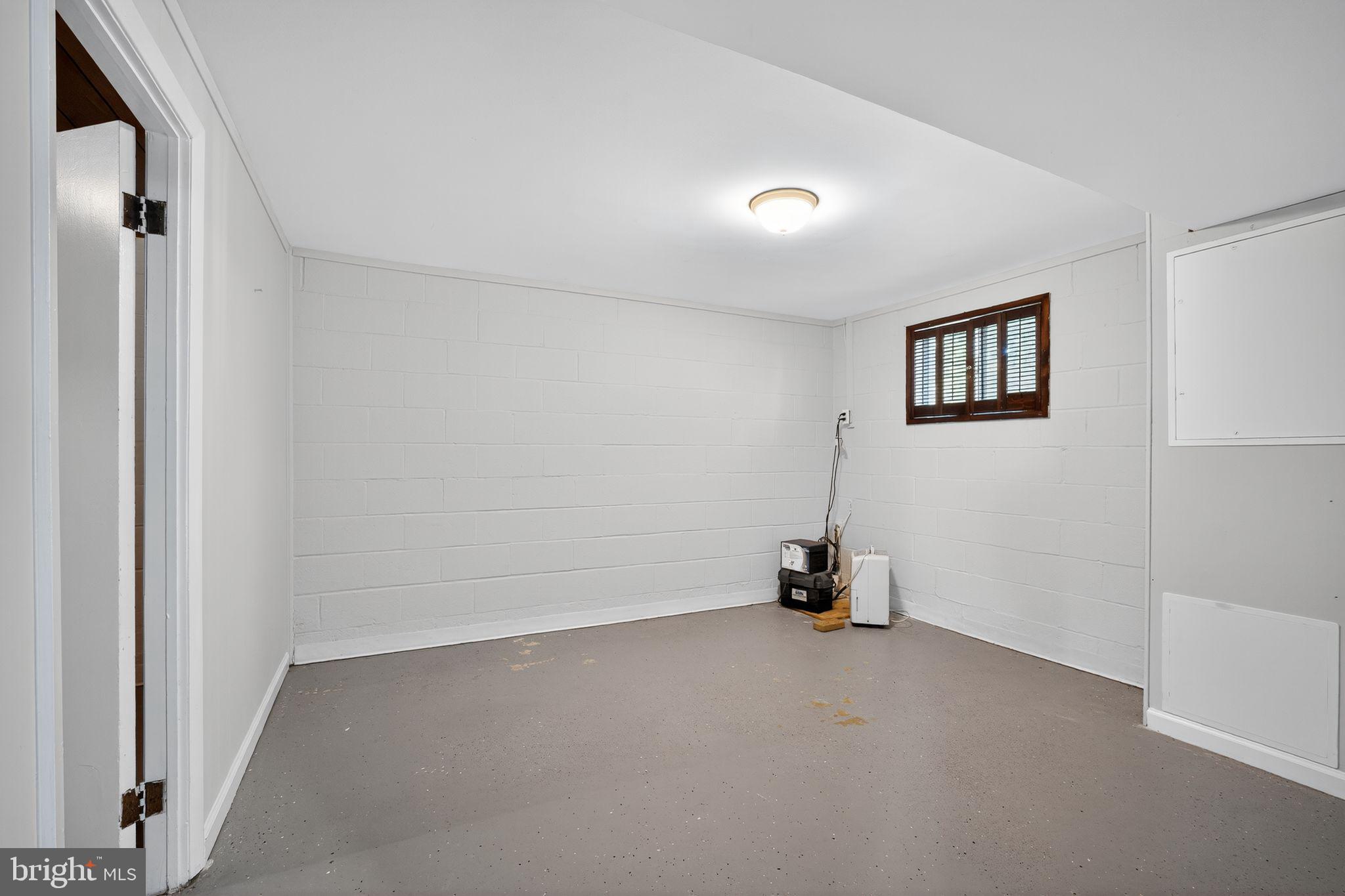 SUNNY RIDGE ESTATES - Residential Lease