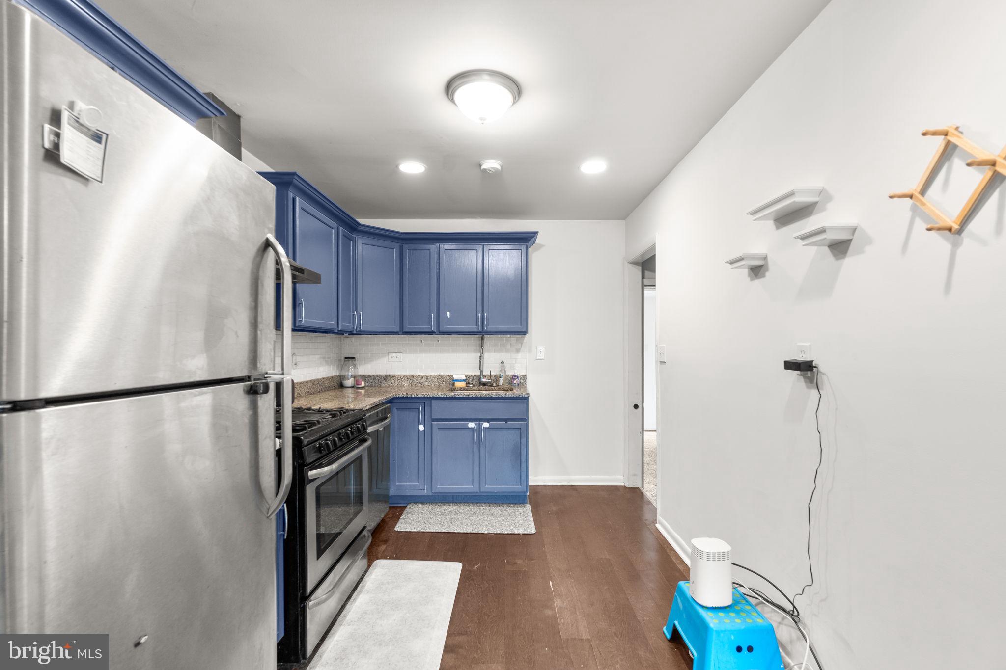 CRESTWOOD - Residential