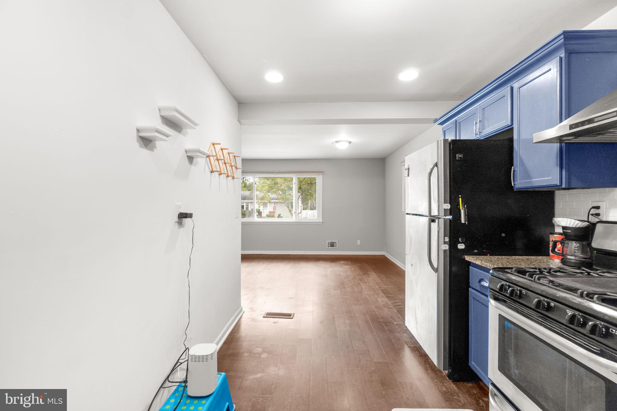 CRESTWOOD - Residential